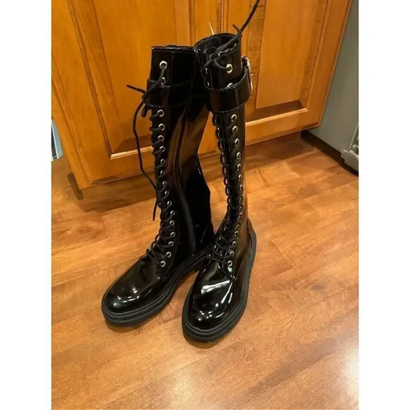 Woman’s new goth sexy edgy boots Gianni Bini size 7.5 cute for Yungblud fan - Picture 2 of 5